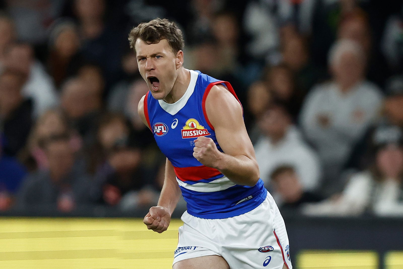 The Western Bulldogs aren't prepared to budge on Jack Macrae, who has requested a trade to St Kilda.