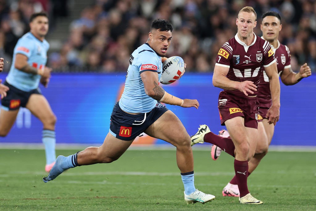 NSW Blues' Spencer Leniu running with the ball in State of Origin.