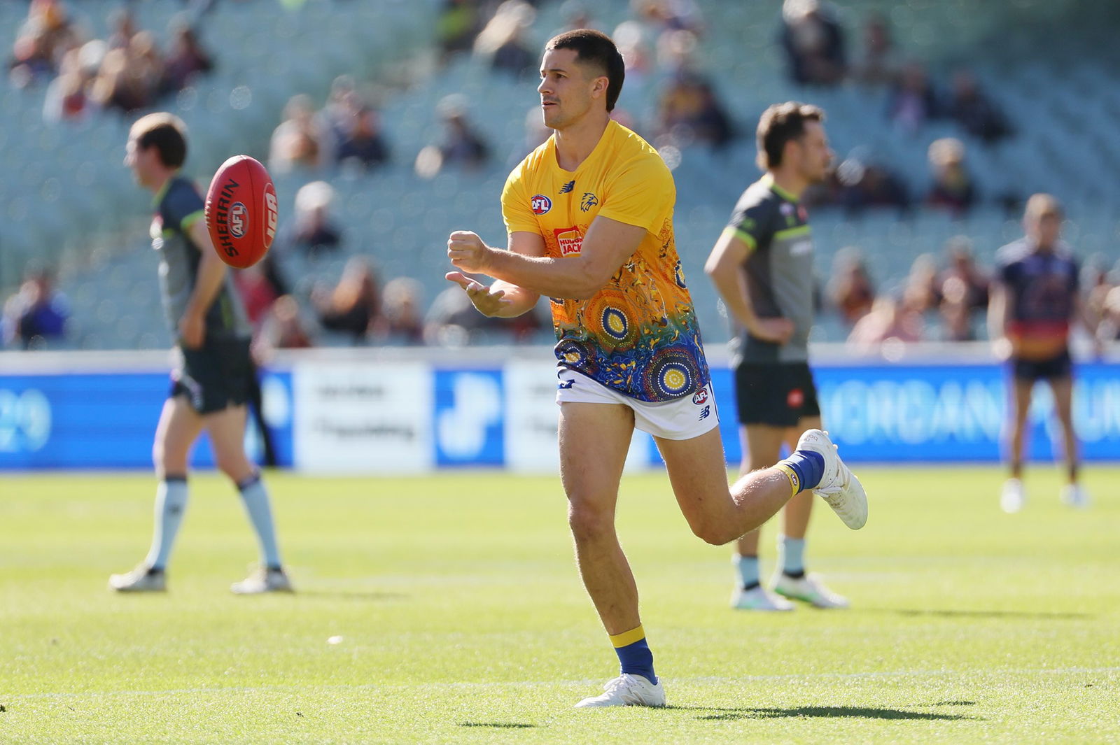 Liam Duggan warms up