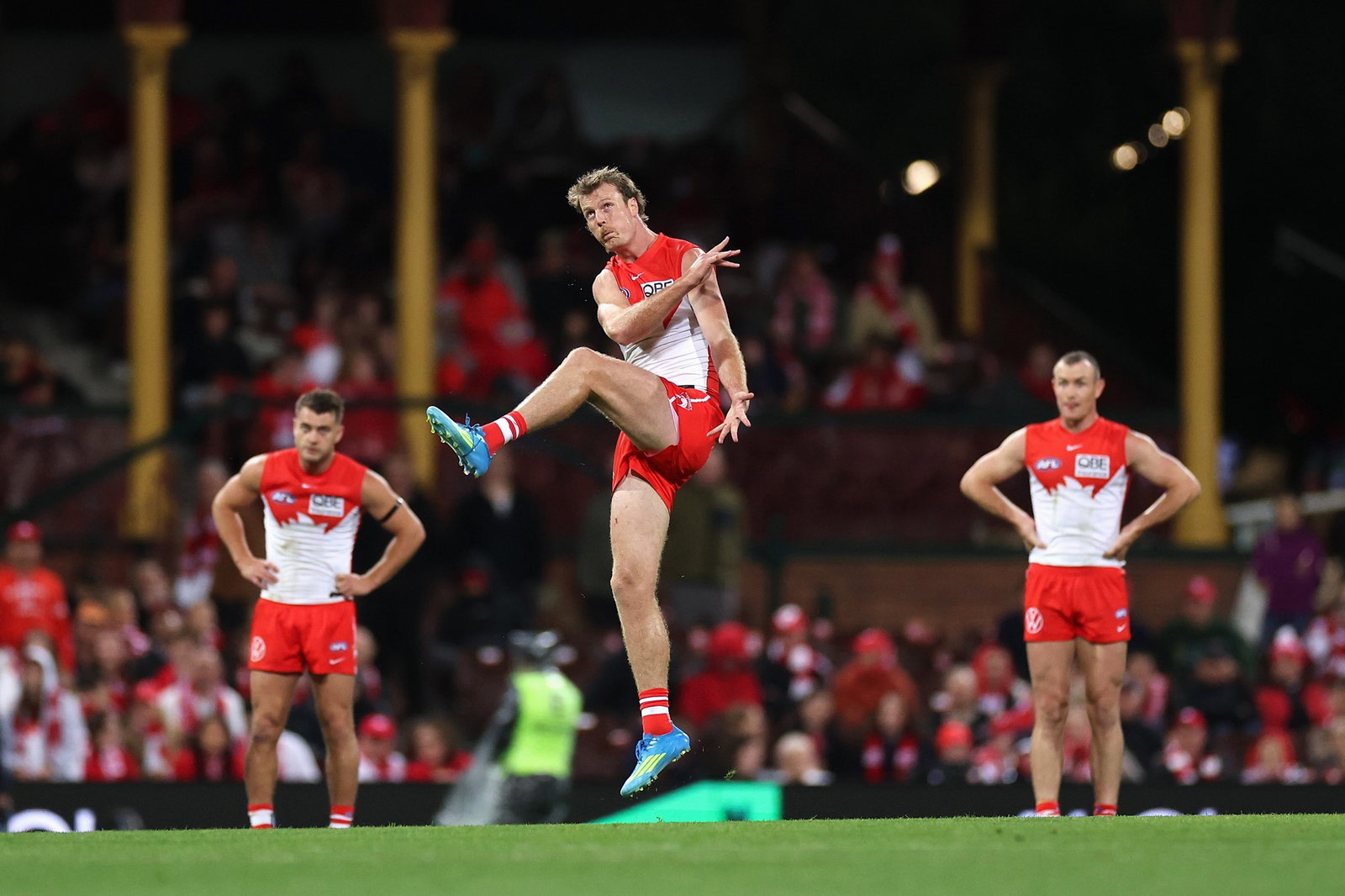 Nick Blakey of the Swans kicks during the round six AFL match between Sydney Swans and Greater Western Sydney Giants at SCG, on April 17, 2026, in Sydney, Australia.