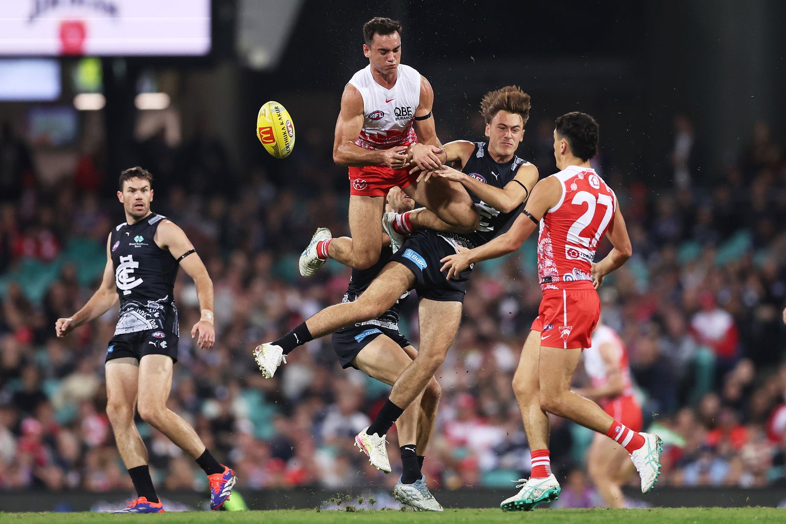 Blues and Swans players contest