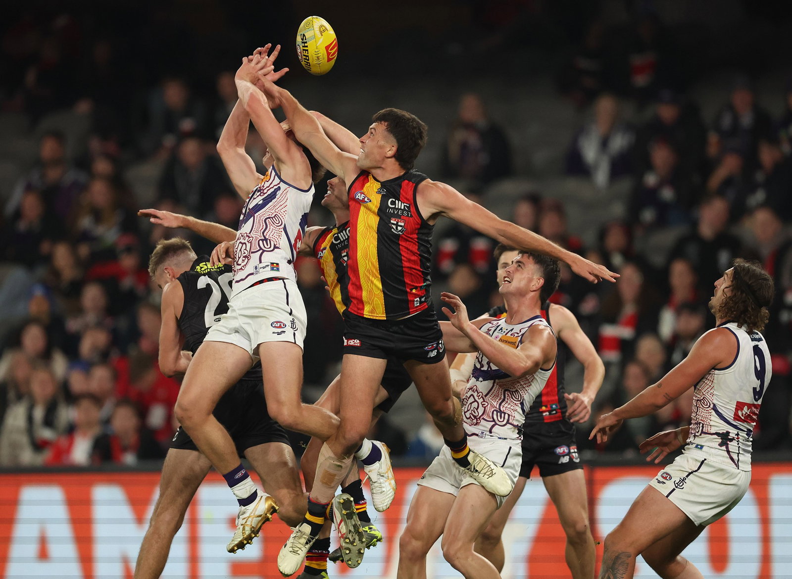 Saints and Dockers fly for pack mark