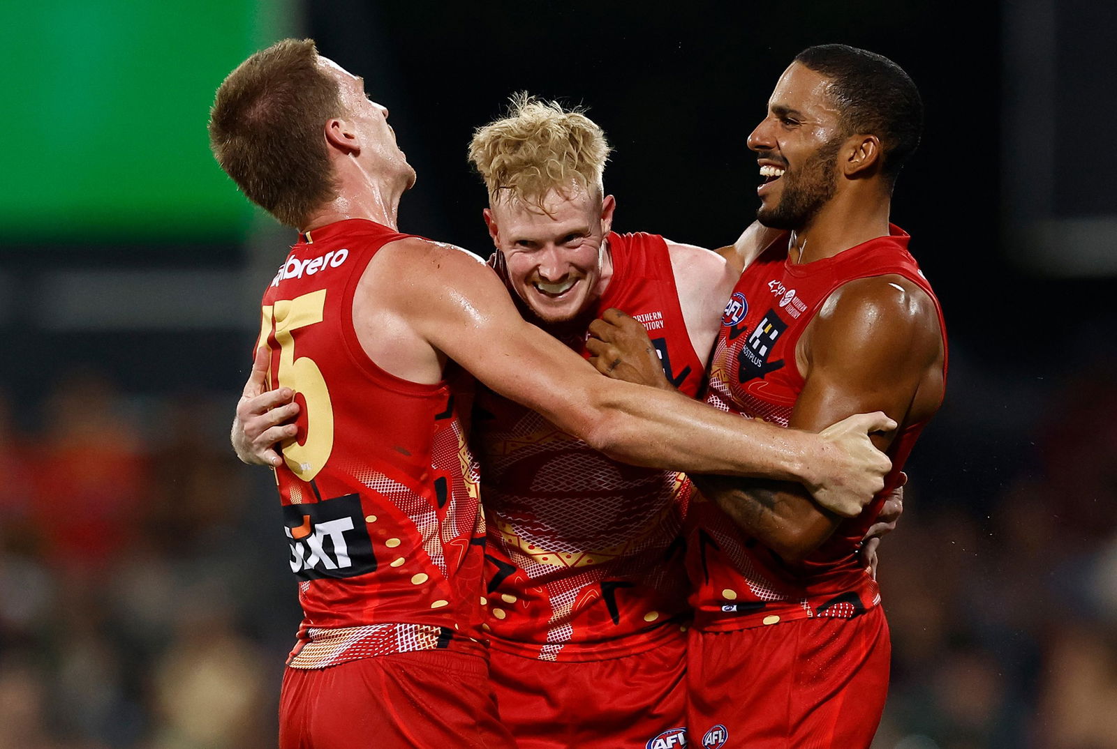 The Suns held off a thrilling final-quarter comeback from the Bulldogs to emerge 10-point winners in Darwin.