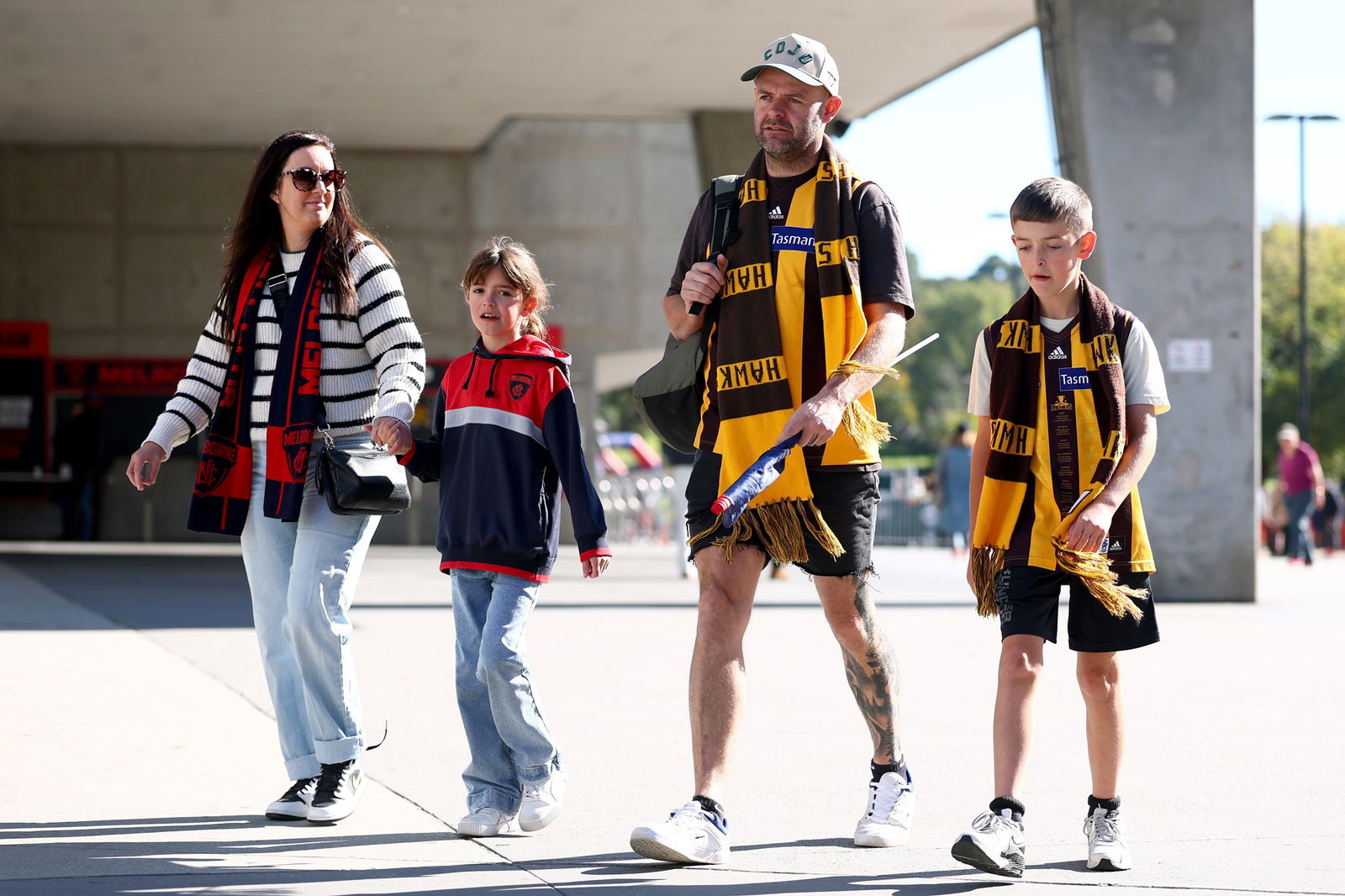 Melbourne and Hawthorn fans