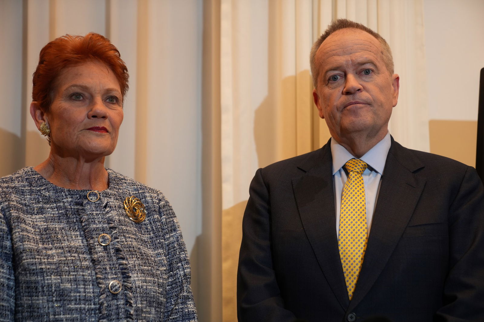 Pauline Hanson standing alongside Bill Shorten