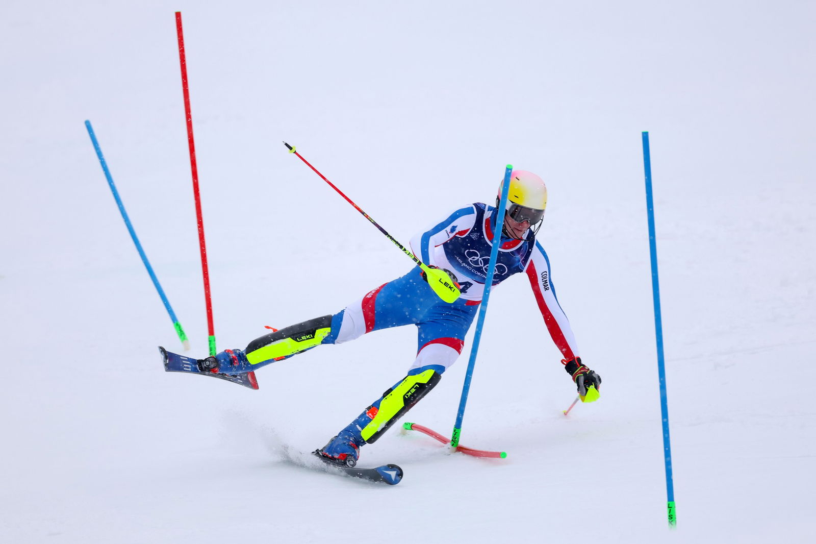 Clement Noel, del equipo francés, compite en la prueba de esquí de slalom masculino en el décimo día de los Juegos Olímpicos de Invierno Milán Cortina 2026 en el Centro de esquí alpino Stelvio en Bormio, Italia, el 16 de febrero de 2026.