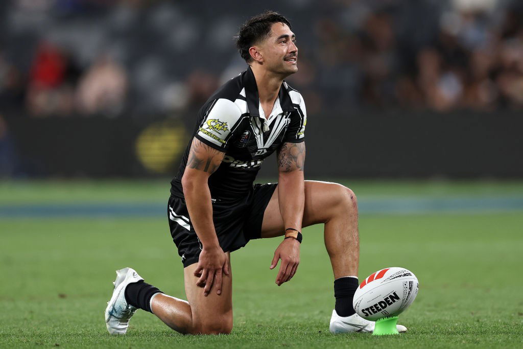 Shaun Johnson lines up a shot at goal.