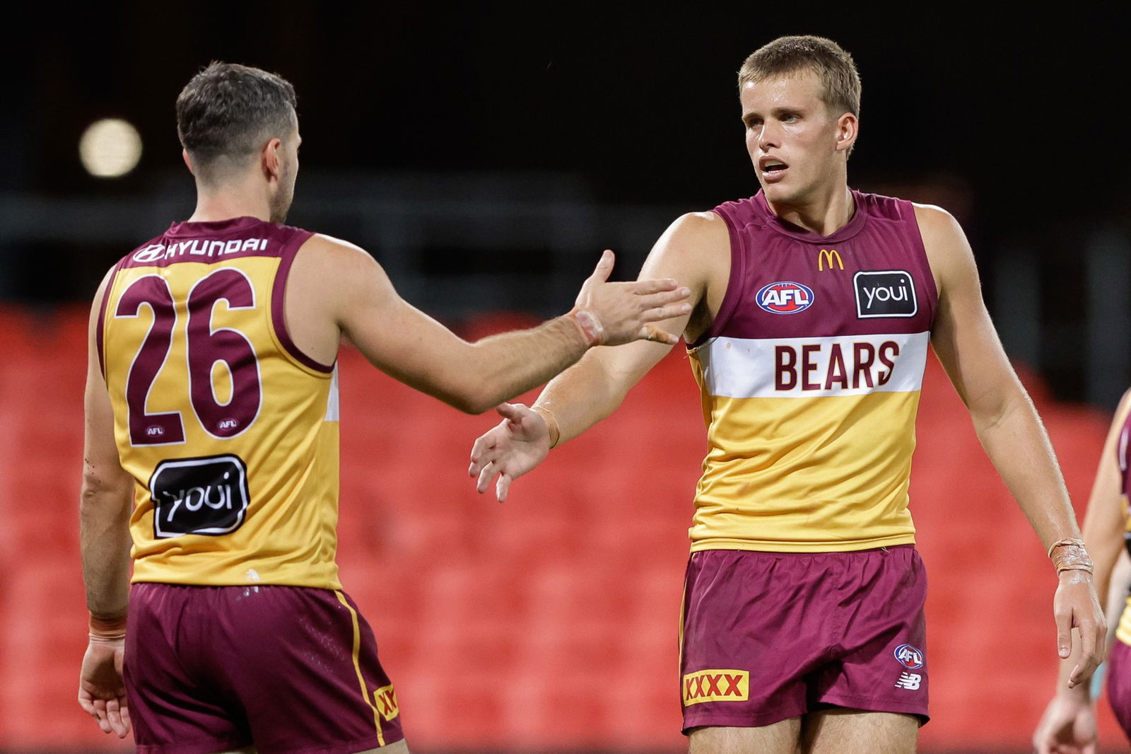 Ty Gallop no lauvām svin vārtus 2025. gada AFL spēles simulācijas laikā starp Brisbenas lauvas un Zelta krasta Suns Carrara 2025. gada 20. februārī Austrālijā Zelta krastā.