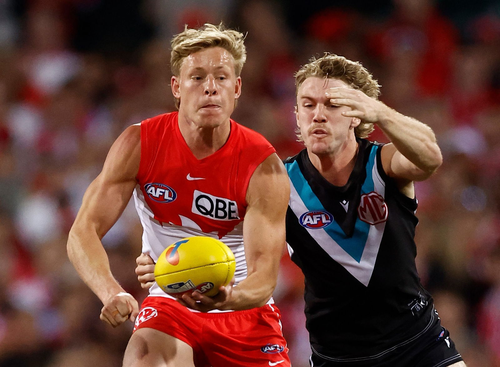 Isaac Heeney handballs