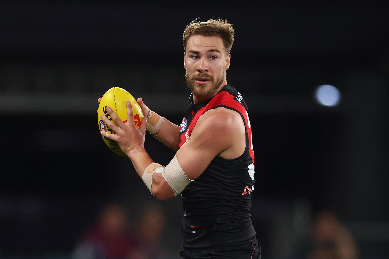 Fremantle and Hawthorn Clash in AFL Round Nine Blockbuster — image 5