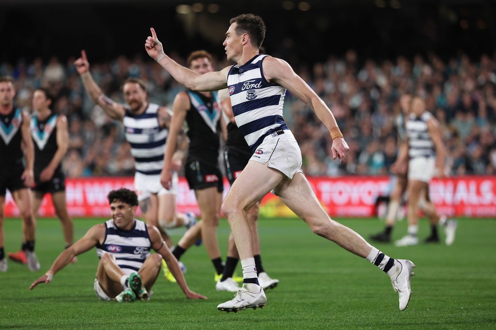 Jeremy Cameron celebrates