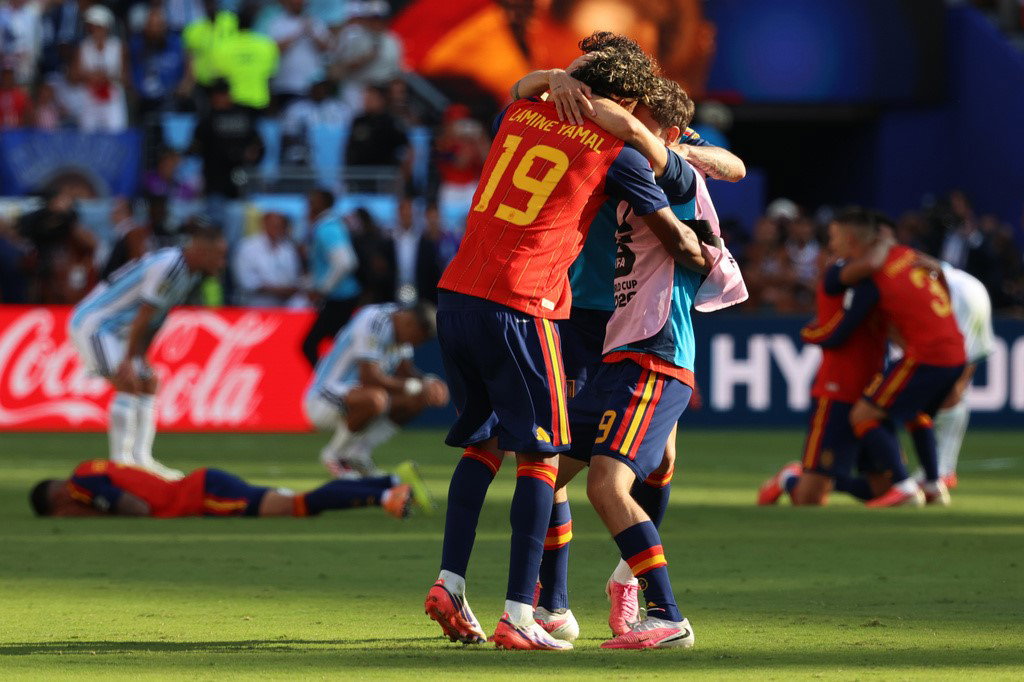 Yamal and team mates celebrate.