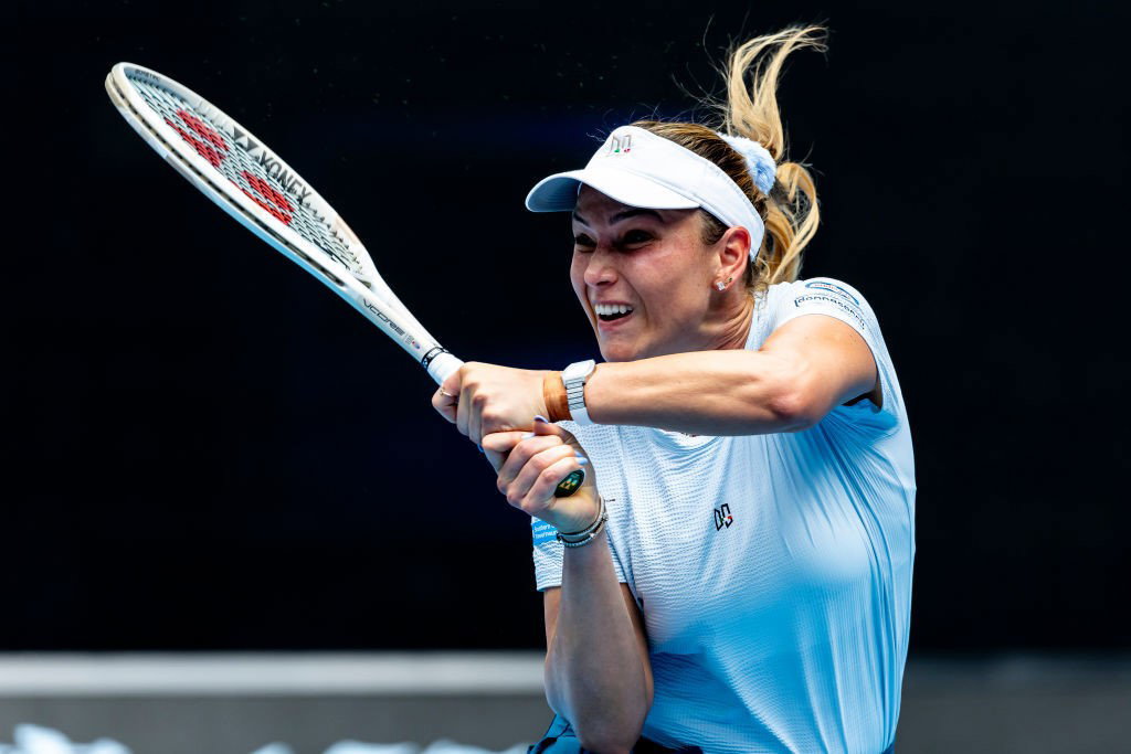 Donna Vekic hits a backhand.