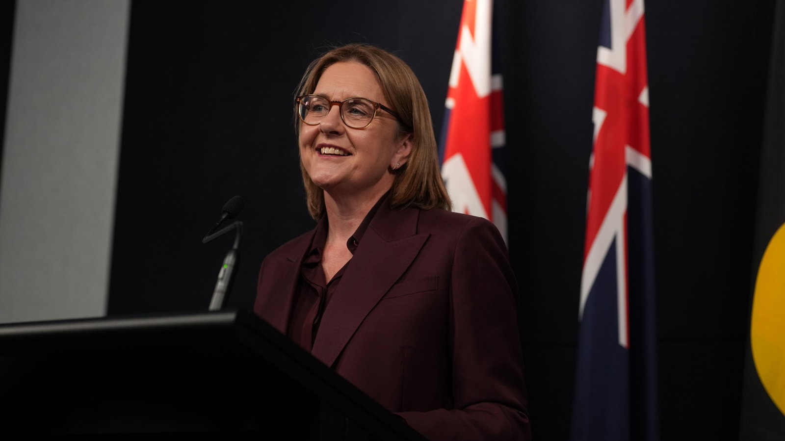Jacinta Allan gives a speech.