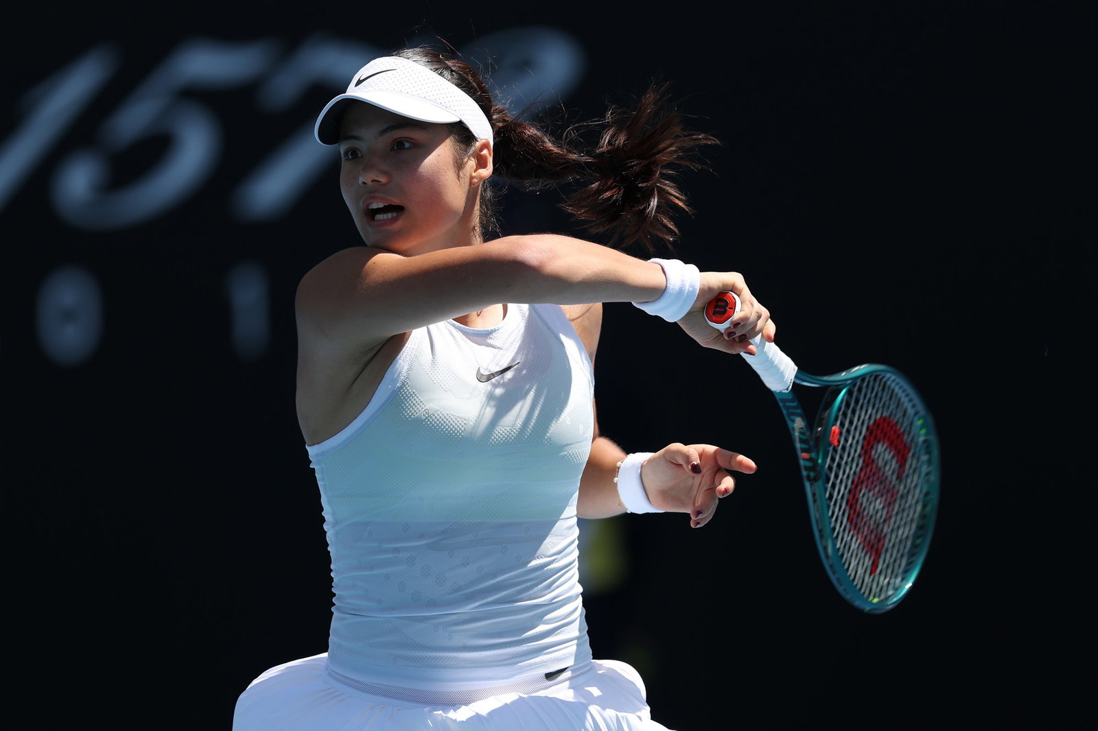 Emma Raducanu hitting a forehand