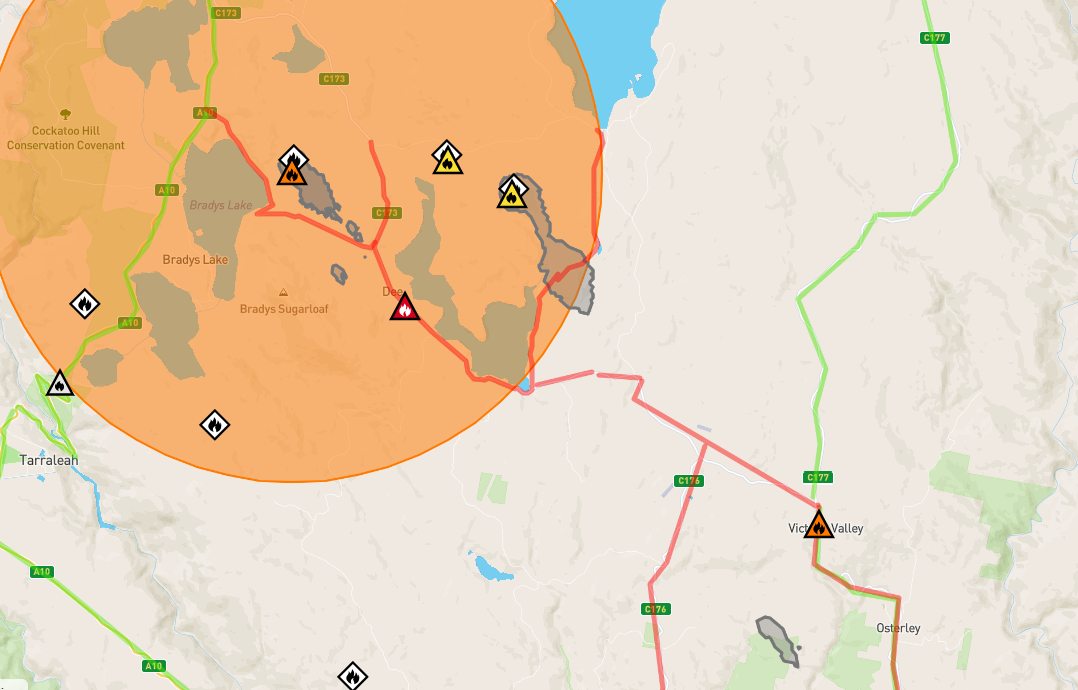 A map of central Tasmania shows the active fire warnings.
