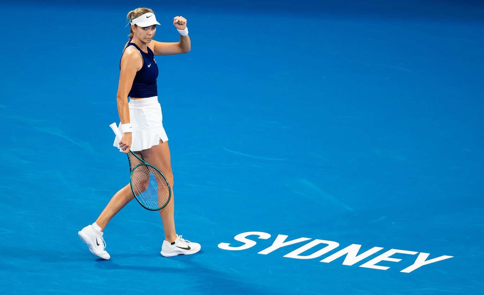 Katie Boulter pumps her fist.